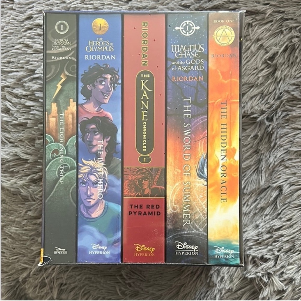 Disney Percy Jackson The Lightning Thief Rick Riordan Book Set NEW